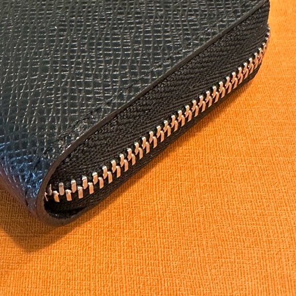 Louis Vuitton Zippy Coin Purse pouch Vertical Taiga Leather M30511 Box, dustbag - Picture 16 of 16